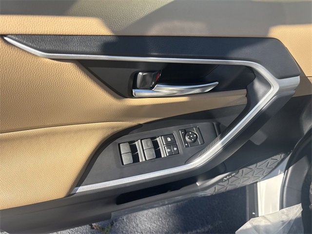 Used 2025 Toyota RAV4 XLE w/ Convenience Package image 14