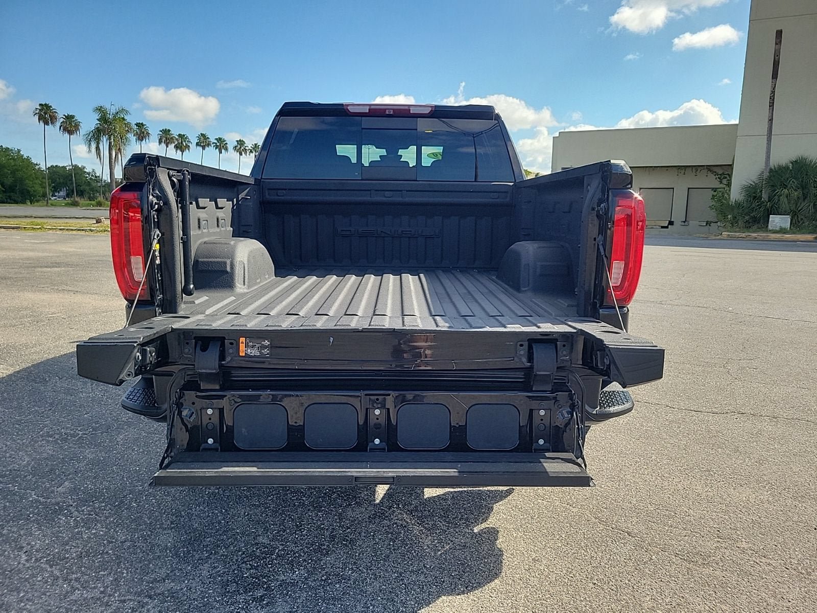 Certified 2019 GMC Sierra 1500 Denali w/ Denali Ultimate Package AWD/4WD image 7