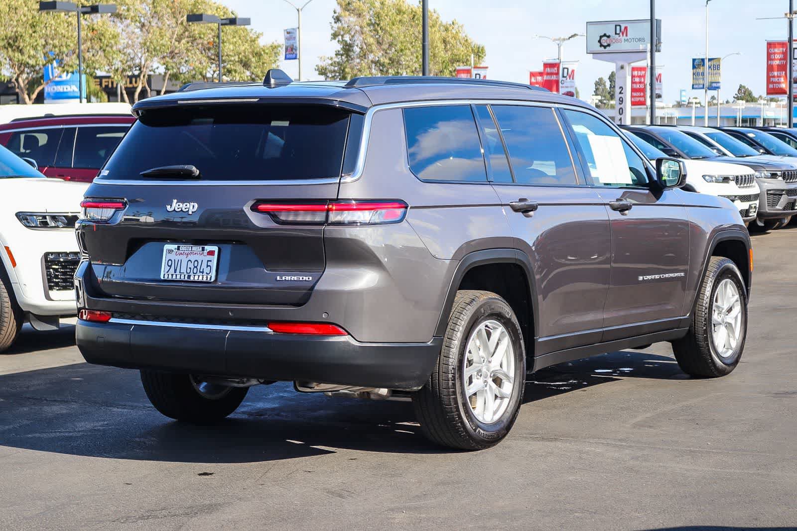 Used 2025 Jeep Grand Cherokee L Laredo RWD image 4