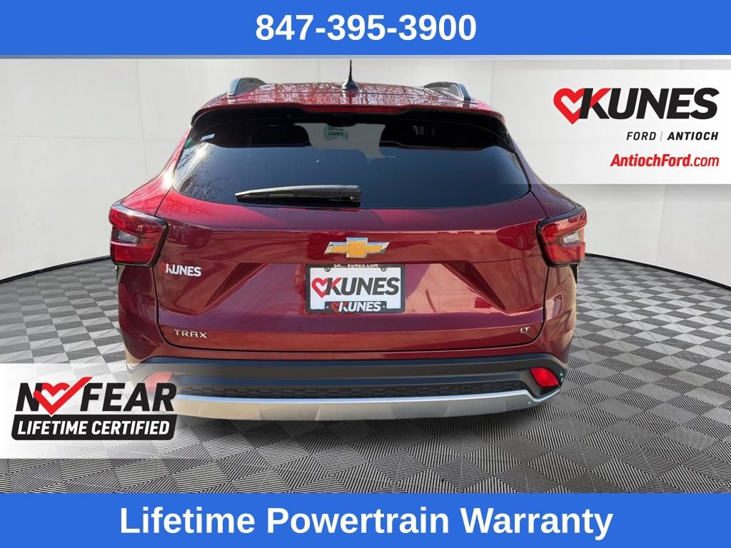 Used 2025 Chevrolet Trax LT FWD image 6