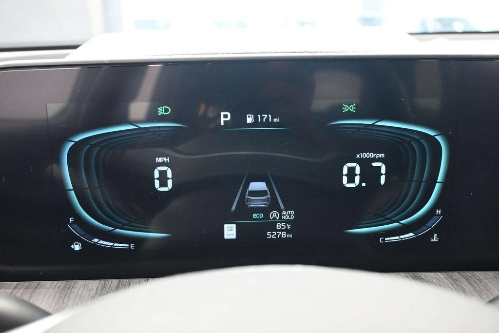 Used 2025 Kia Telluride EX w/ EX Captain's Chair Package FWD image 32