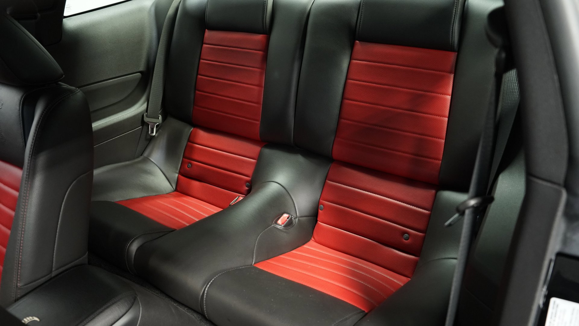 Used 2007 Ford Mustang Shelby GT500 RWD image 36