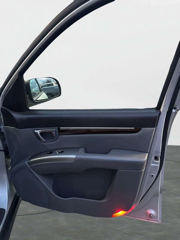 Used 2011 Hyundai Santa Fe GLS image 6