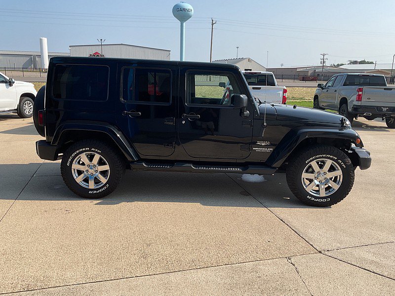 Used 2015 Jeep Wrangler Unlimited Sahara w/ Connectivity Group AWD/4WD image 5