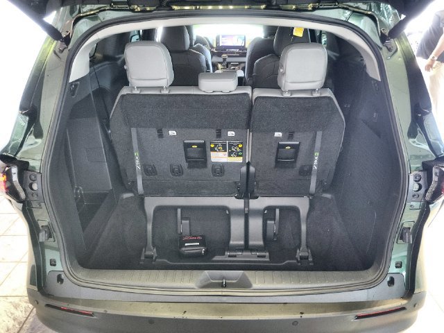 New 2026 Toyota Sienna XLE AWD/4WD image 25