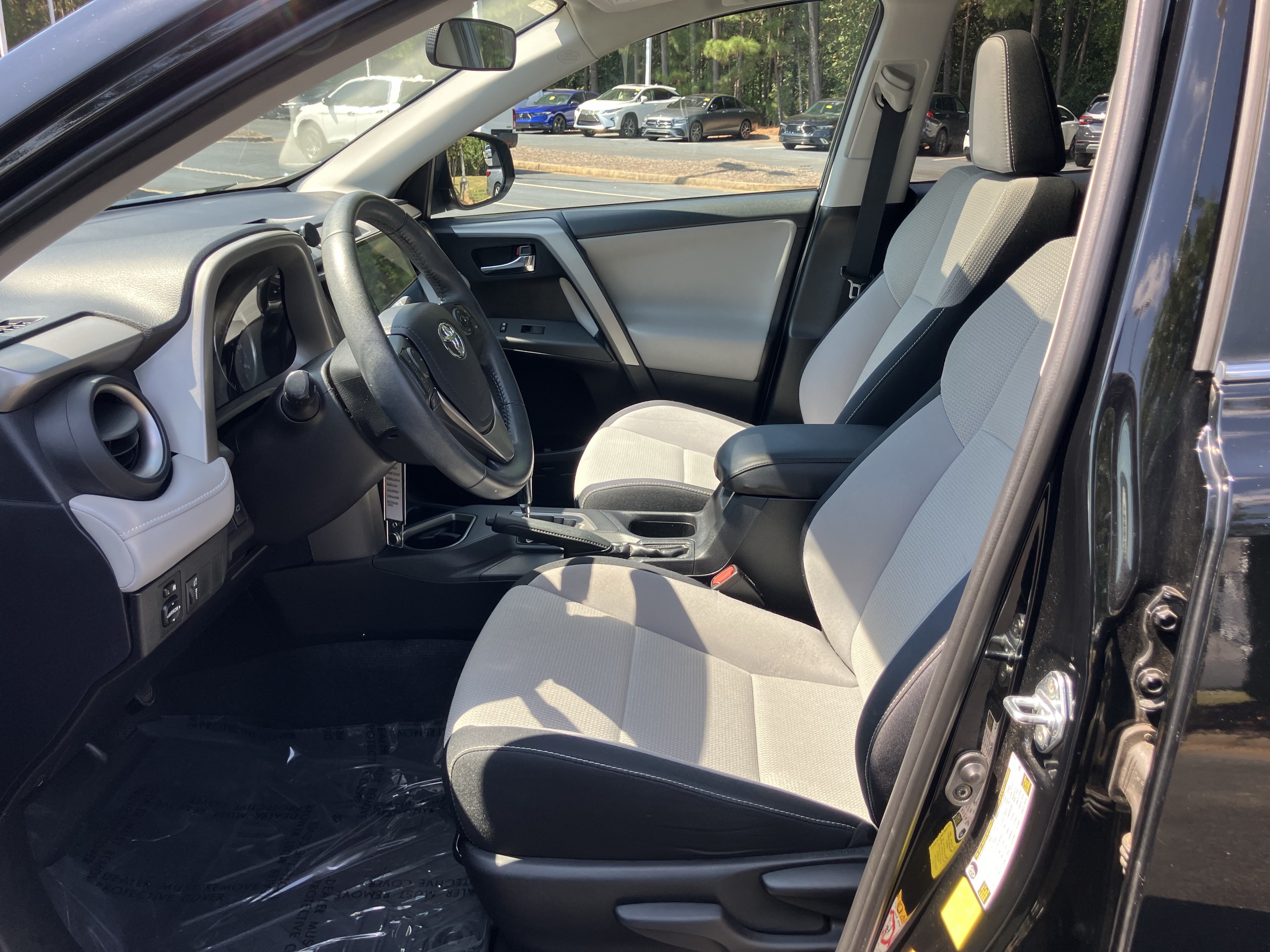Used 2016 Toyota RAV4 XLE FWD image 16