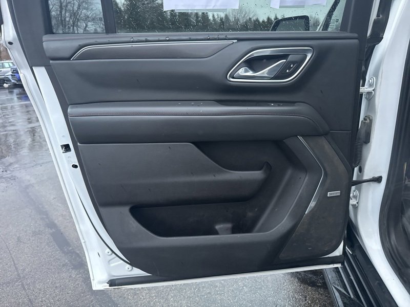 Used 2021 Chevrolet Suburban RST w/ Luxury Package image 38