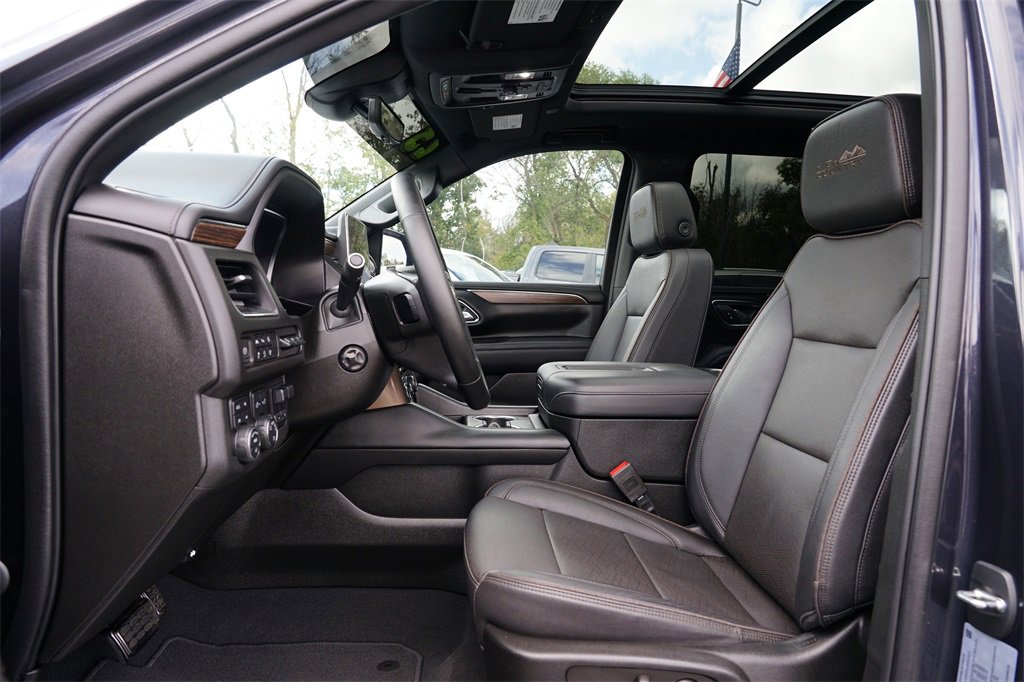 Used 2023 Chevrolet Suburban High Country image 12