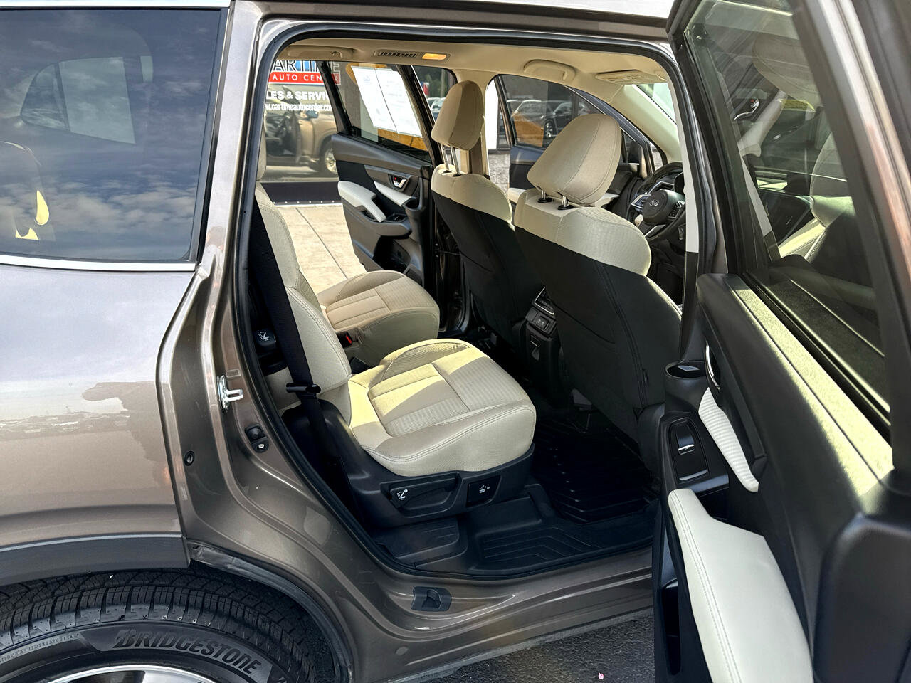 Used 2022 Subaru Ascent Premium w/ Convenience Package image 12