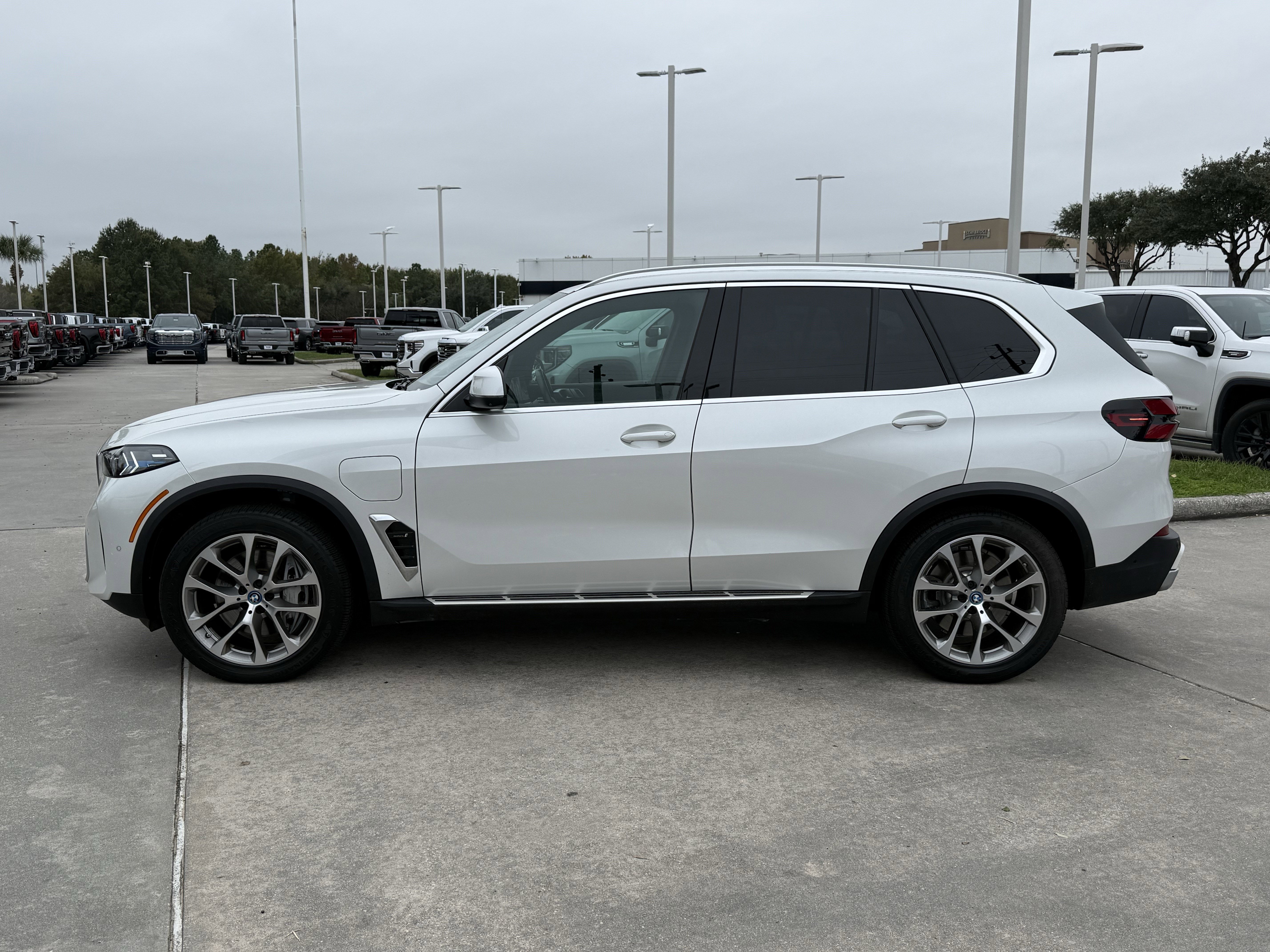 Used 2024 BMW X5 xDrive50e image 8