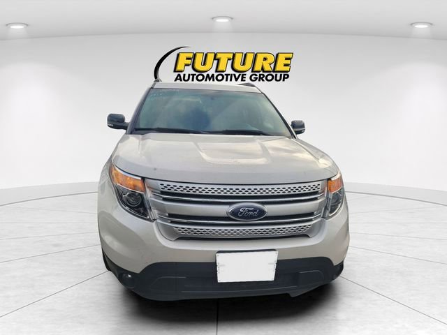 Used 2015 Ford Explorer XLT w/ Equipment Group 202B AWD/4WD image 2