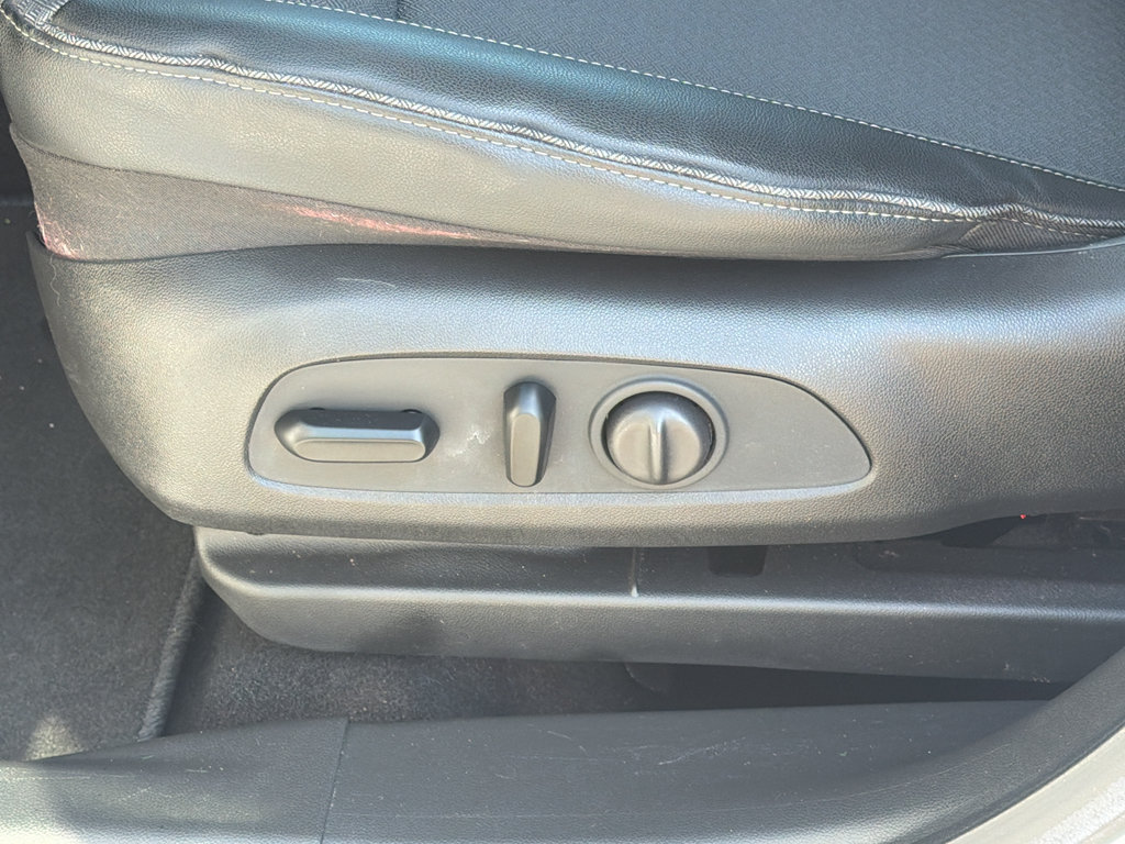 Used 2022 Buick Encore GX Select FWD image 23