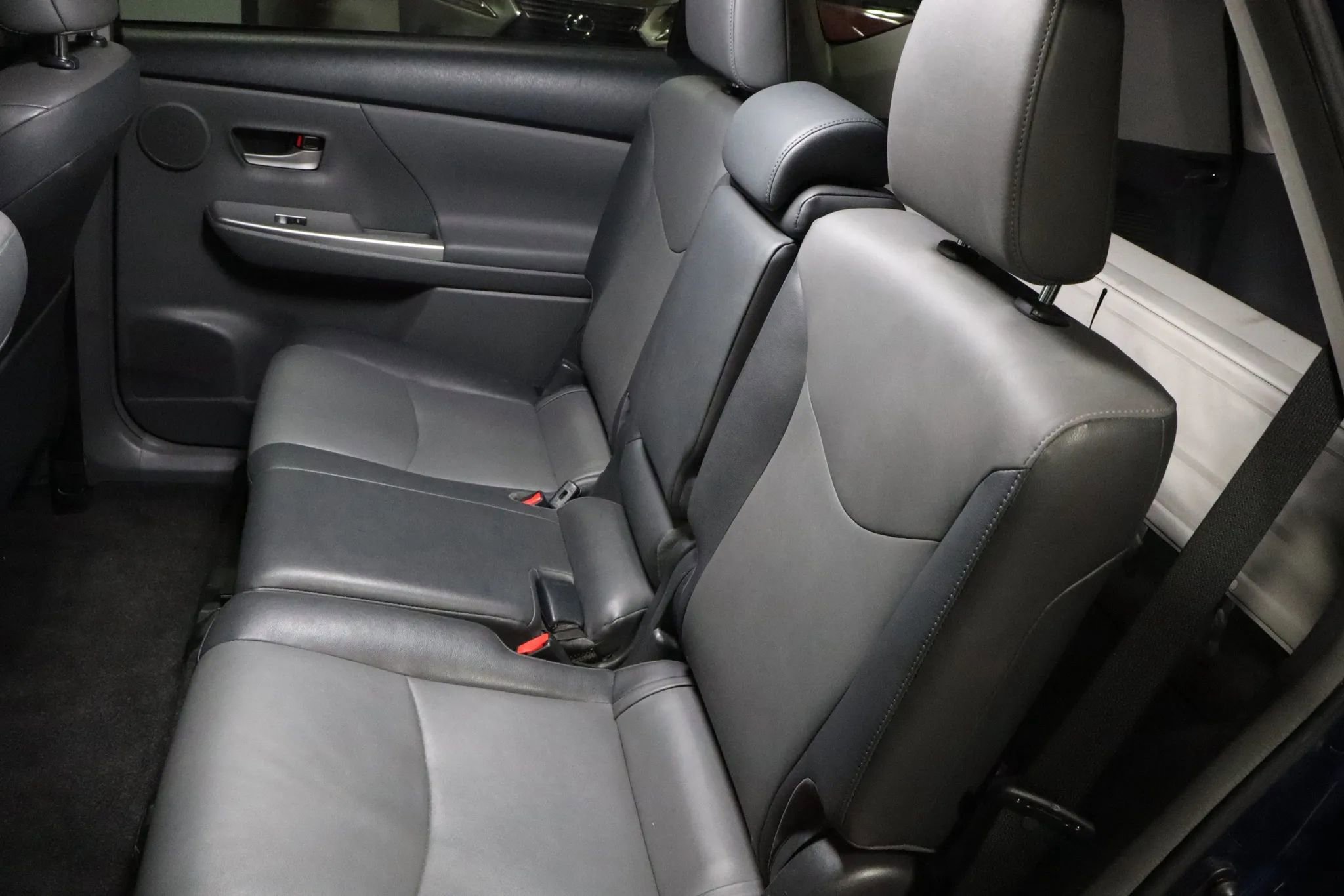 Used 2012 Toyota Prius V Five image 11