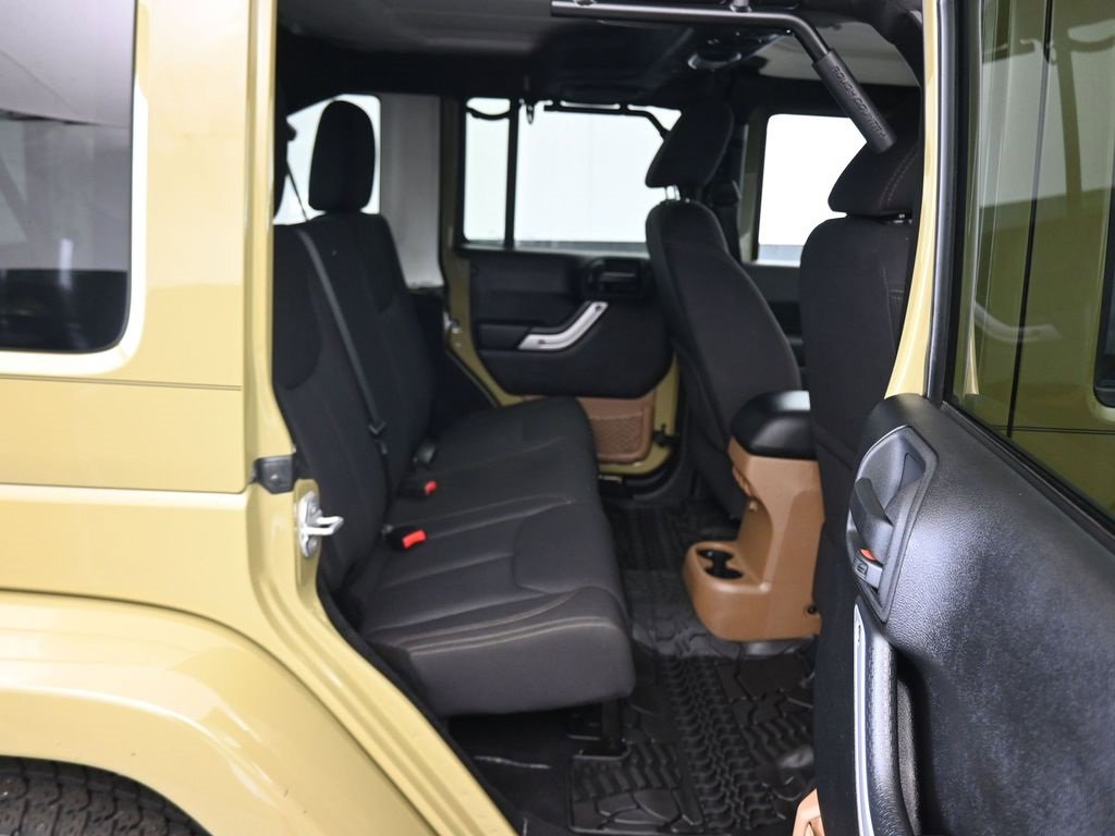 Used 2013 Jeep Wrangler Unlimited Sahara w/ Connectivity Group image 30