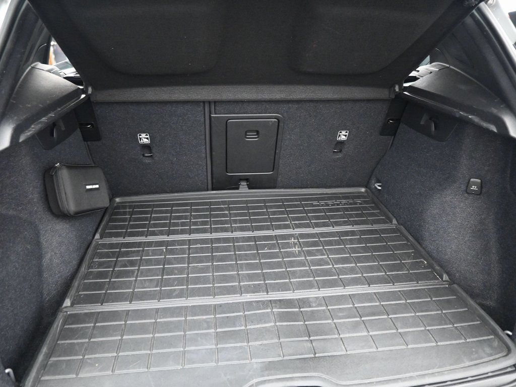 Used 2023 Volvo XC40 Recharge Ultimate w/ Protection Package Premier AWD/4WD image 36