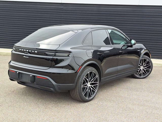 New 2026 Porsche Macan Electric RWD image 7
