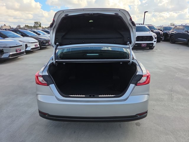 Used 2025 Toyota Camry LE FWD image 6