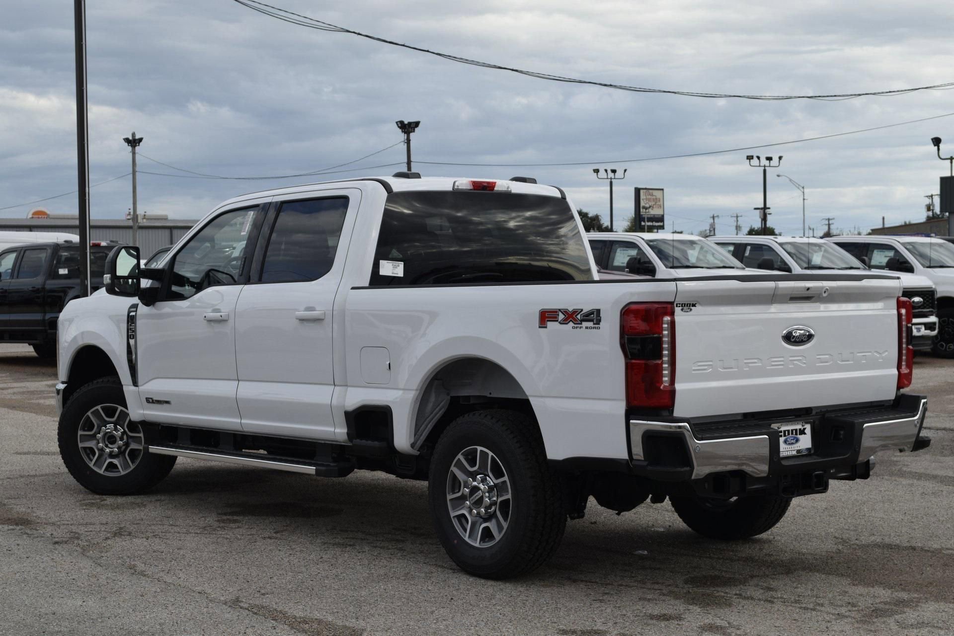 New 2026 Ford F250 Lariat w/ FX4 Off-Road Package image 4