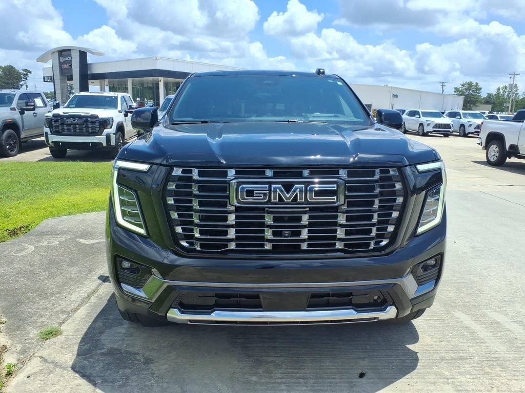 Used 2025 GMC Yukon Denali Ultimate AWD/4WD image 2