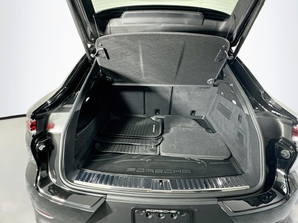 Certified 2024 Porsche Cayenne Coupe AWD/4WD image 27