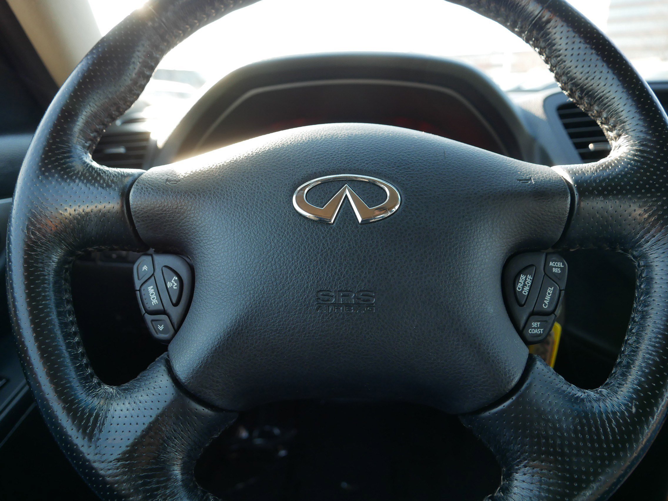 Used 2004 INFINITI M45 w/ Technology Pkg image 25