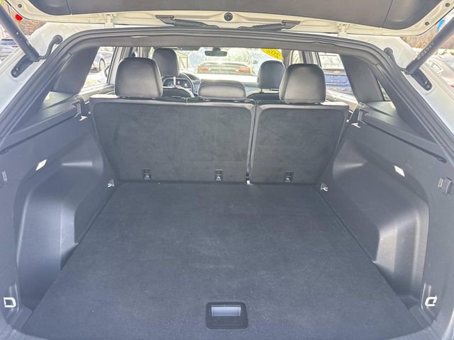 Used 2024 Volkswagen Atlas Cross Sport SE image 9