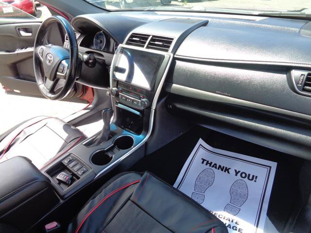 Used 2015 Toyota Camry XLE w/ Moonroof Package FWD image 22