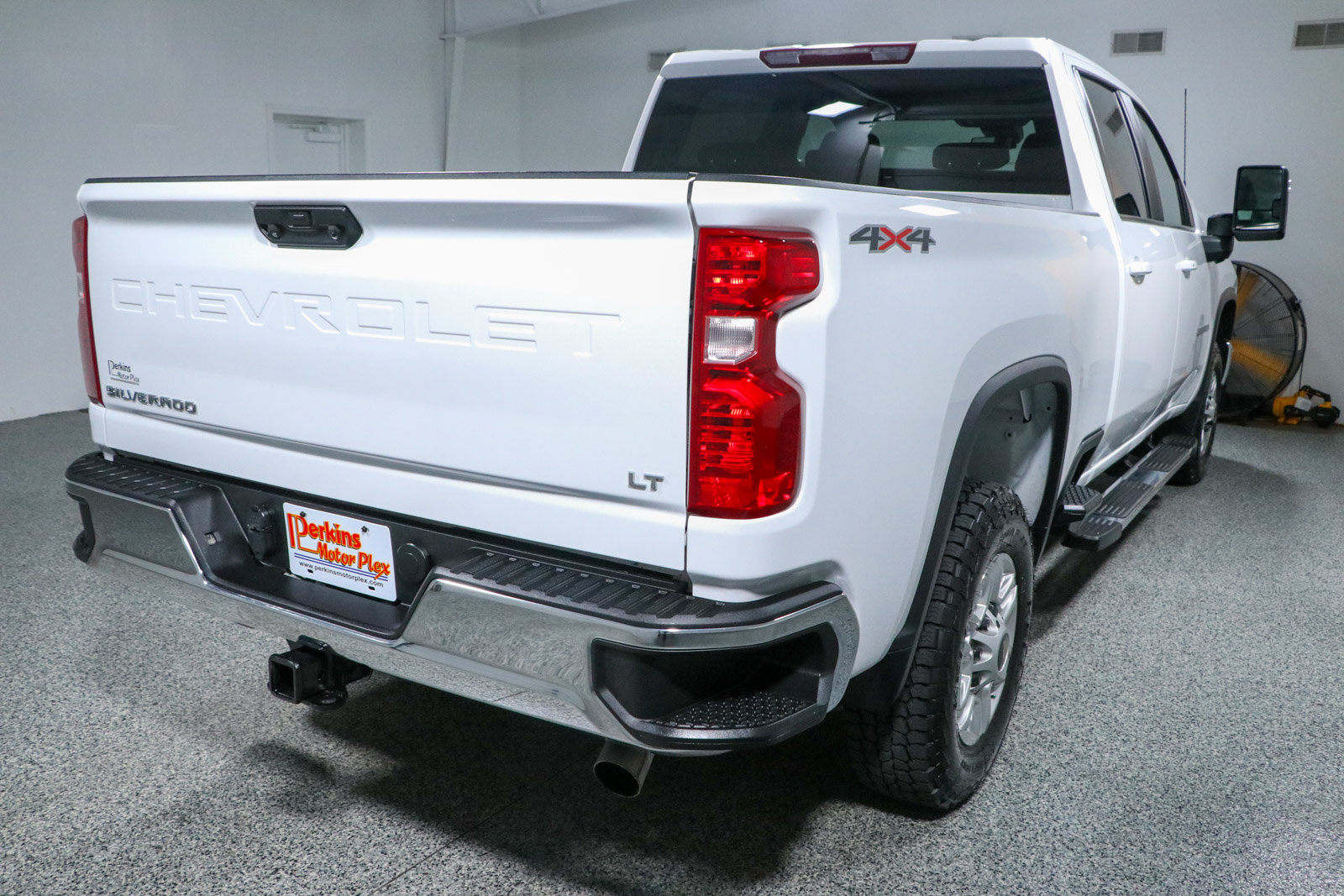Used 2024 Chevrolet Silverado 2500 LT AWD/4WD image 7