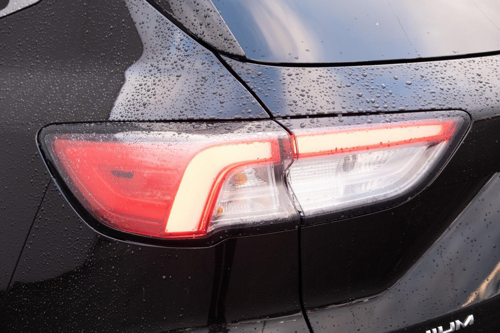 Used 2021 Ford Escape Titanium image 28