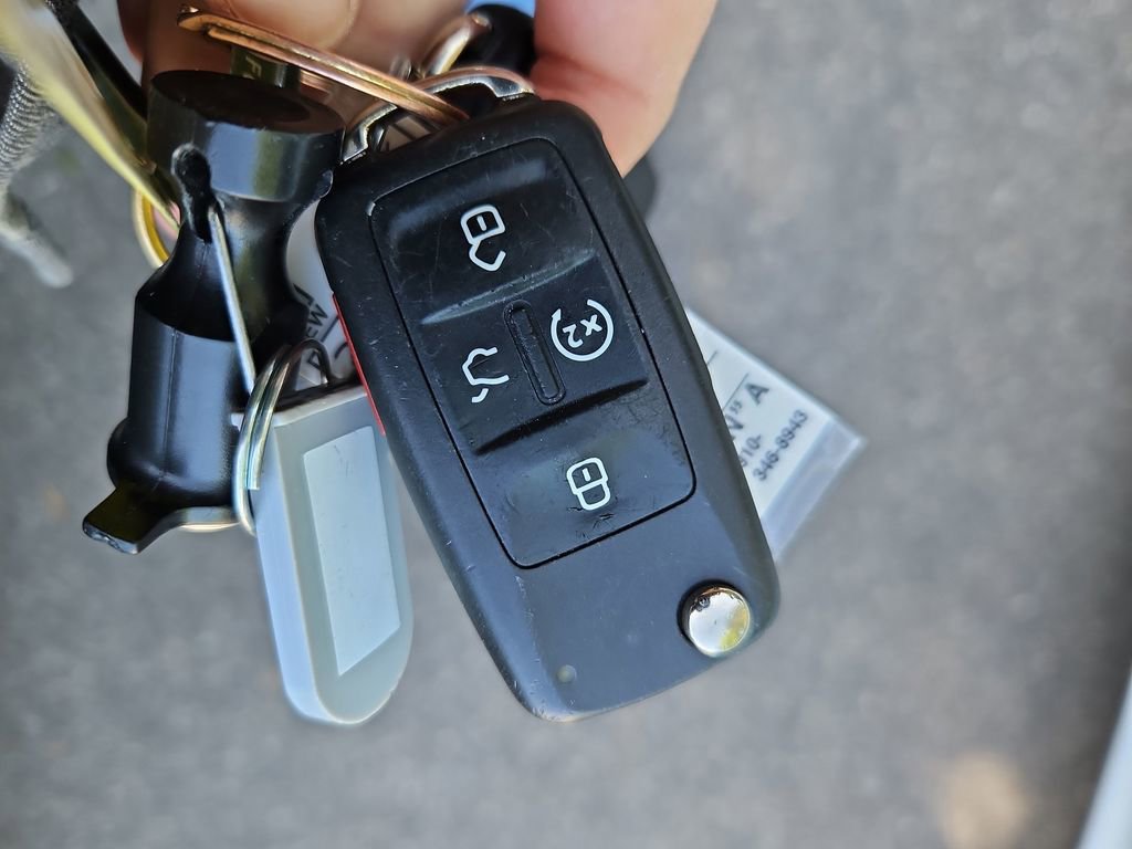 Used 2020 Volkswagen Passat 2.0T SE image 33