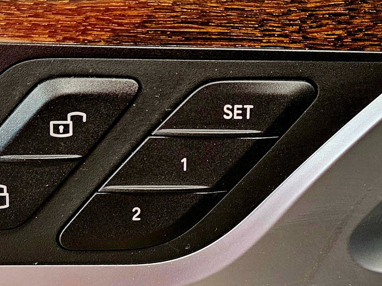 Used 2019 BMW X3 xDrive30i w/ Driving Assistance Package image 9