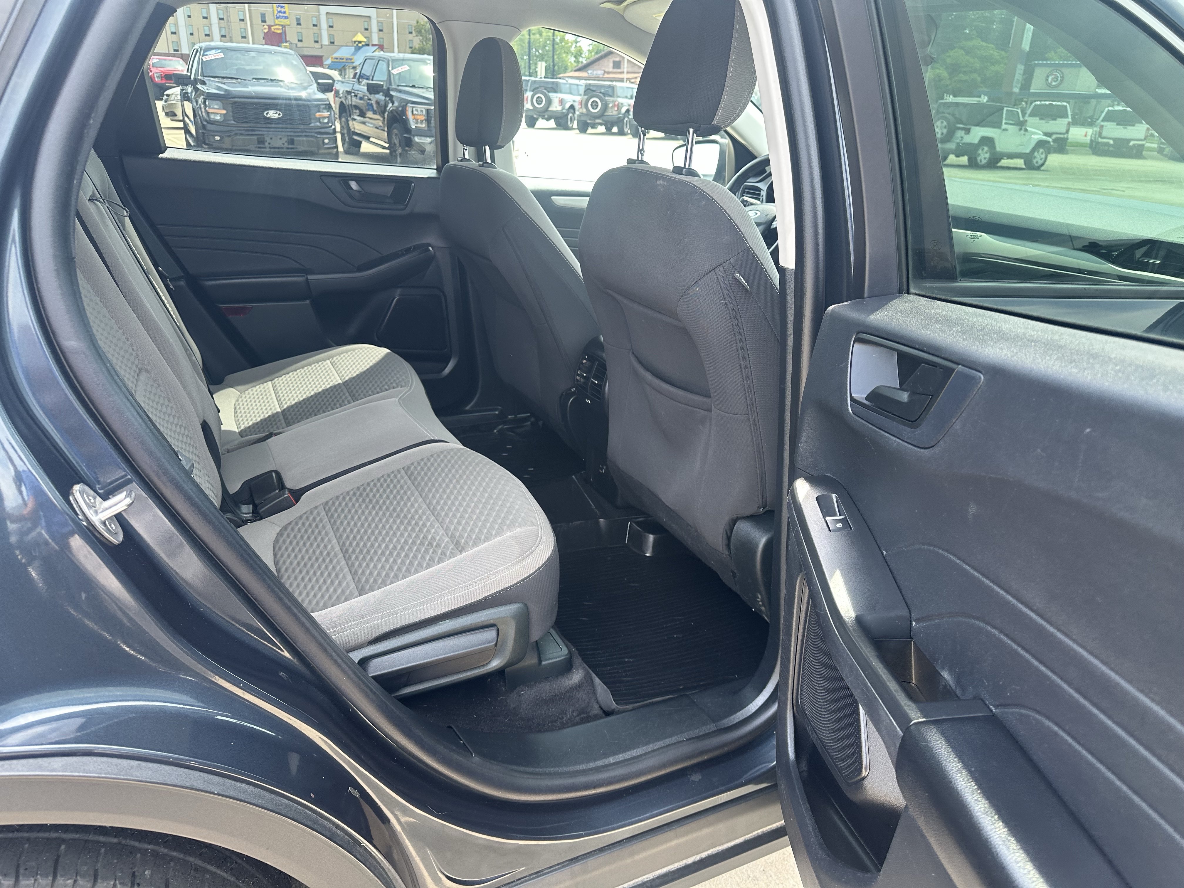 Used 2022 Ford Escape SE w/ Convenience Package FWD image 10