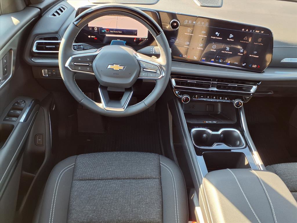 New 2026 Chevrolet Traverse LT w/ Enhanced Driving Package image 2