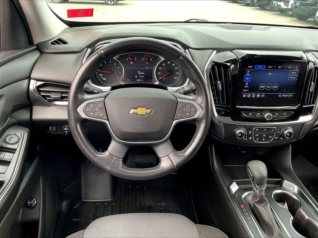 Used 2021 Chevrolet Traverse LT w/ LPO, Blackout Package image 17