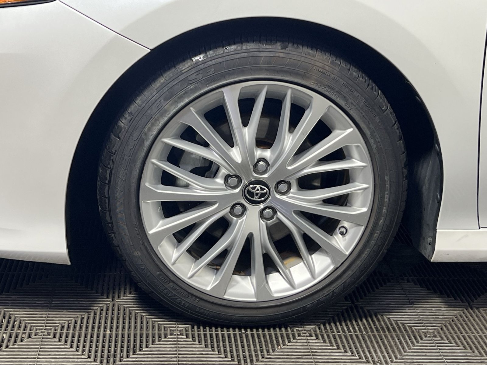 Used 2018 Toyota Camry XLE w/ Audio Package FWD image 12