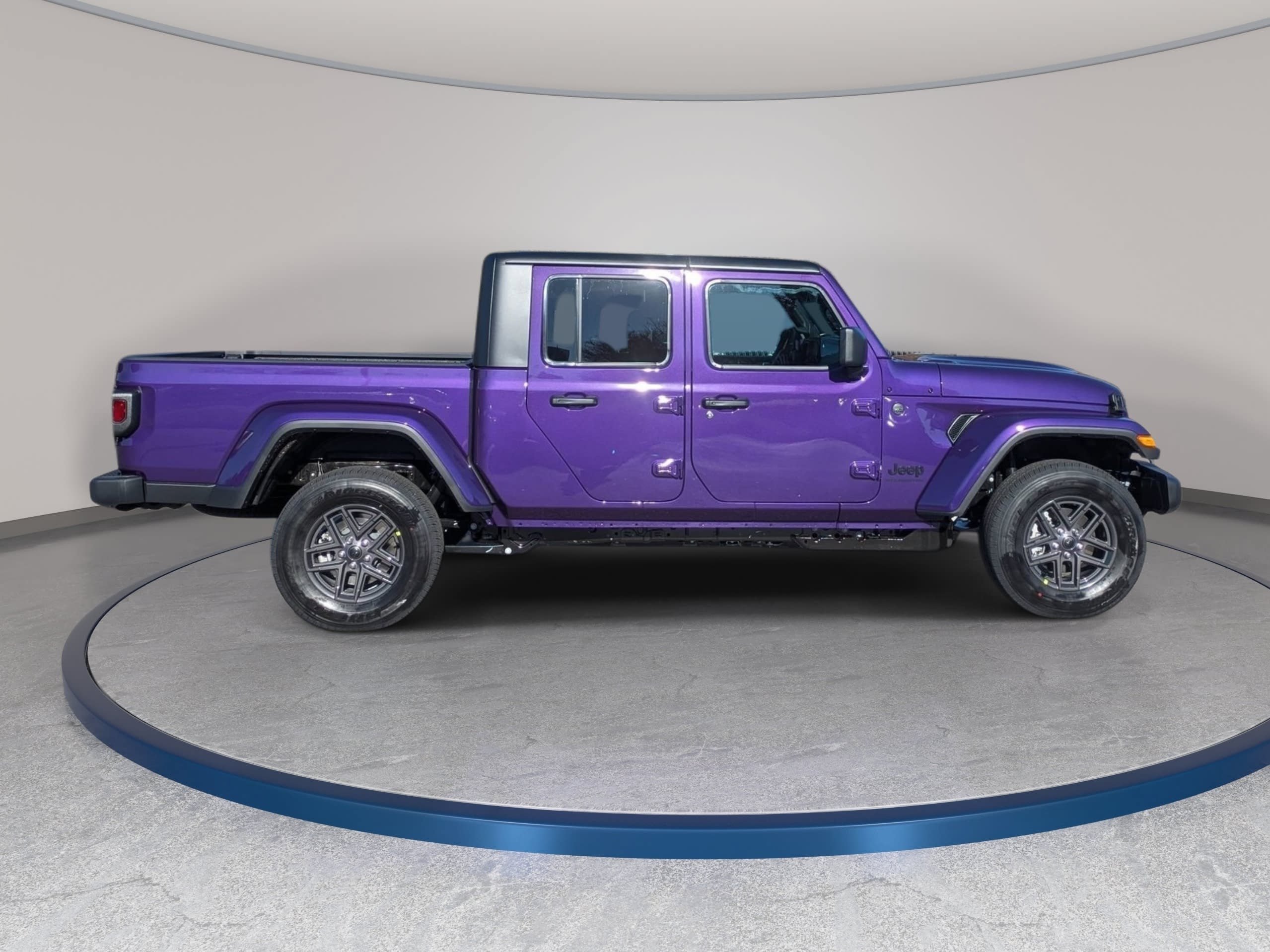 New 2026 Jeep Gladiator Sport AWD/4WD image 4
