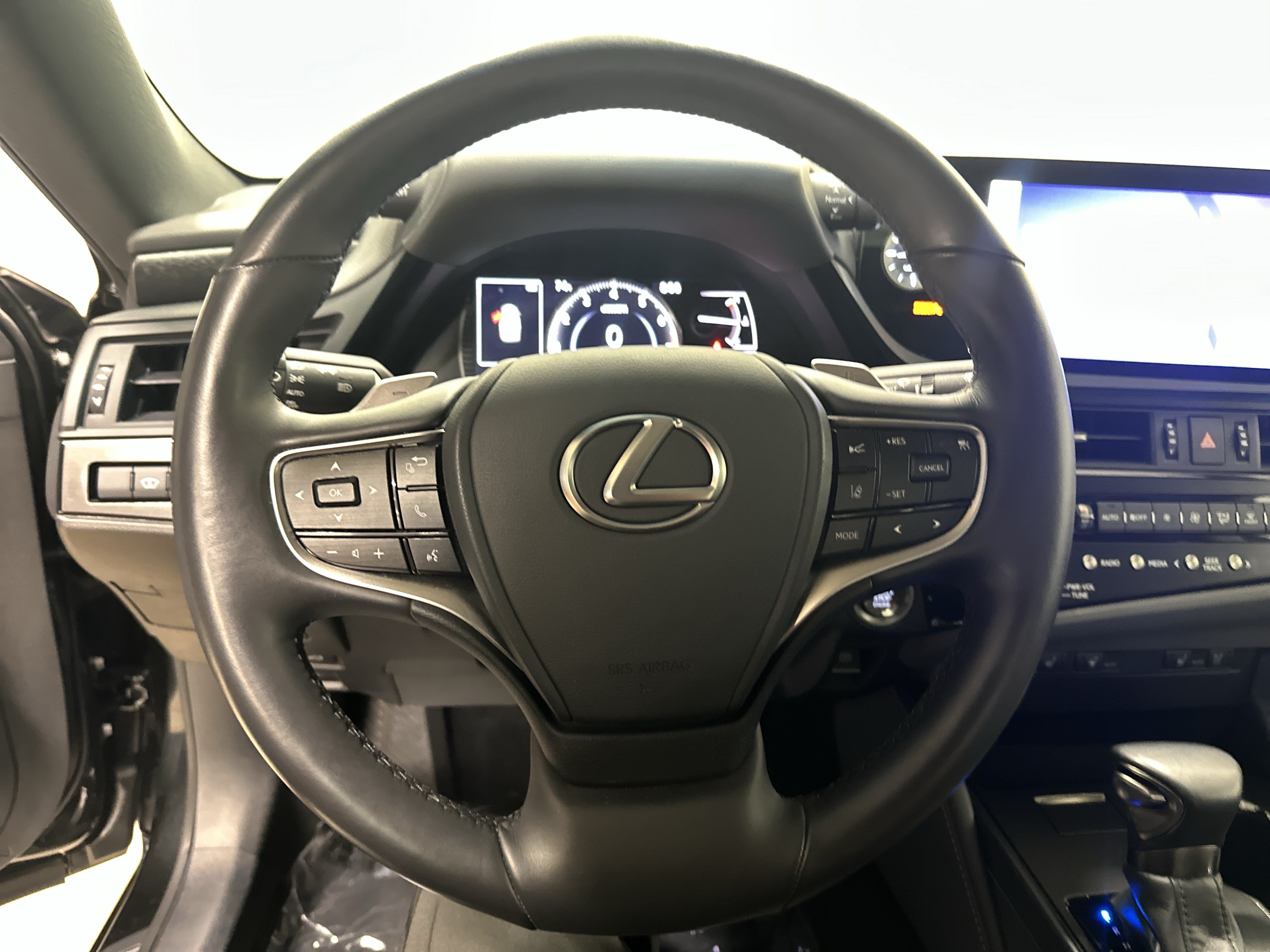 Certified 2025 Lexus ES 350 w/ Premium Package w/ Premium Package FWD image 19