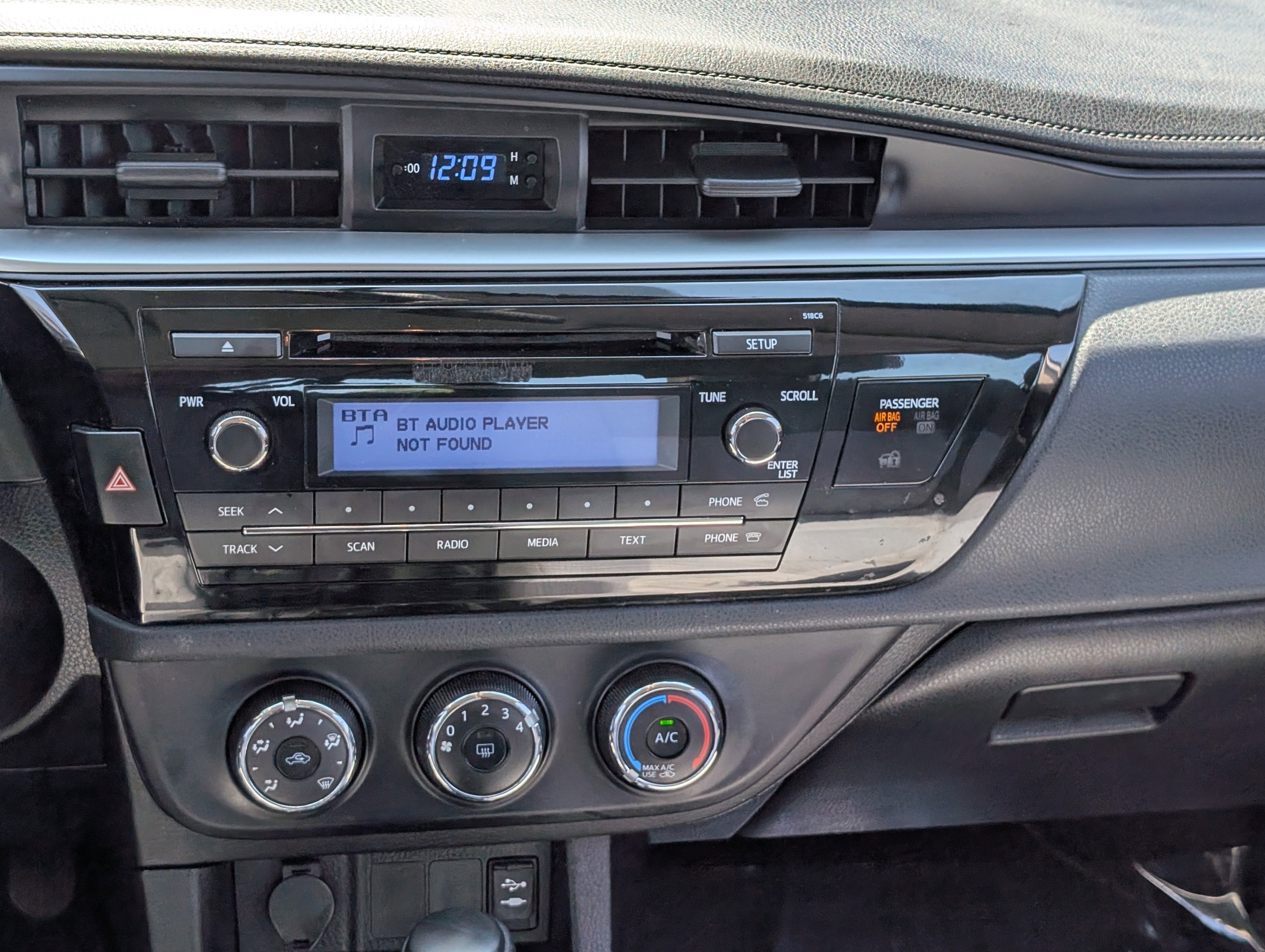 Used 2014 Toyota Corolla L FWD image 12