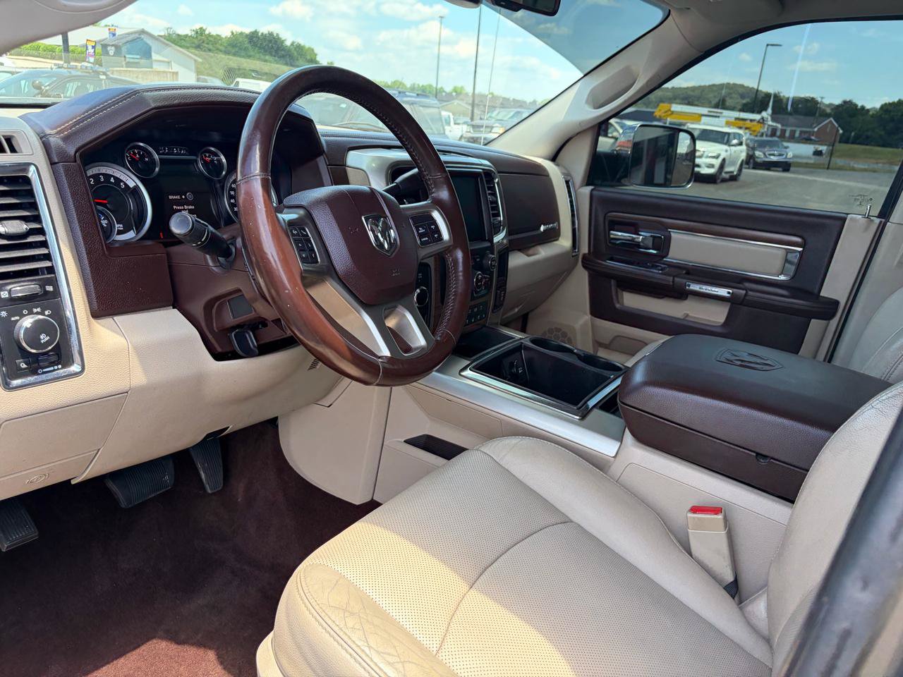 Used 2015 RAM 2500 Laramie AWD/4WD image 10