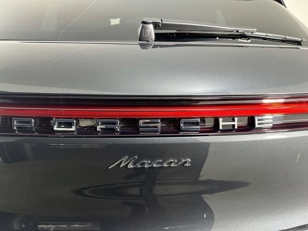 Certified 2026 Porsche Macan AWD/4WD image 35