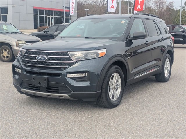 Used 2024 Ford Explorer XLT w/ Equipment Group 202A image 7