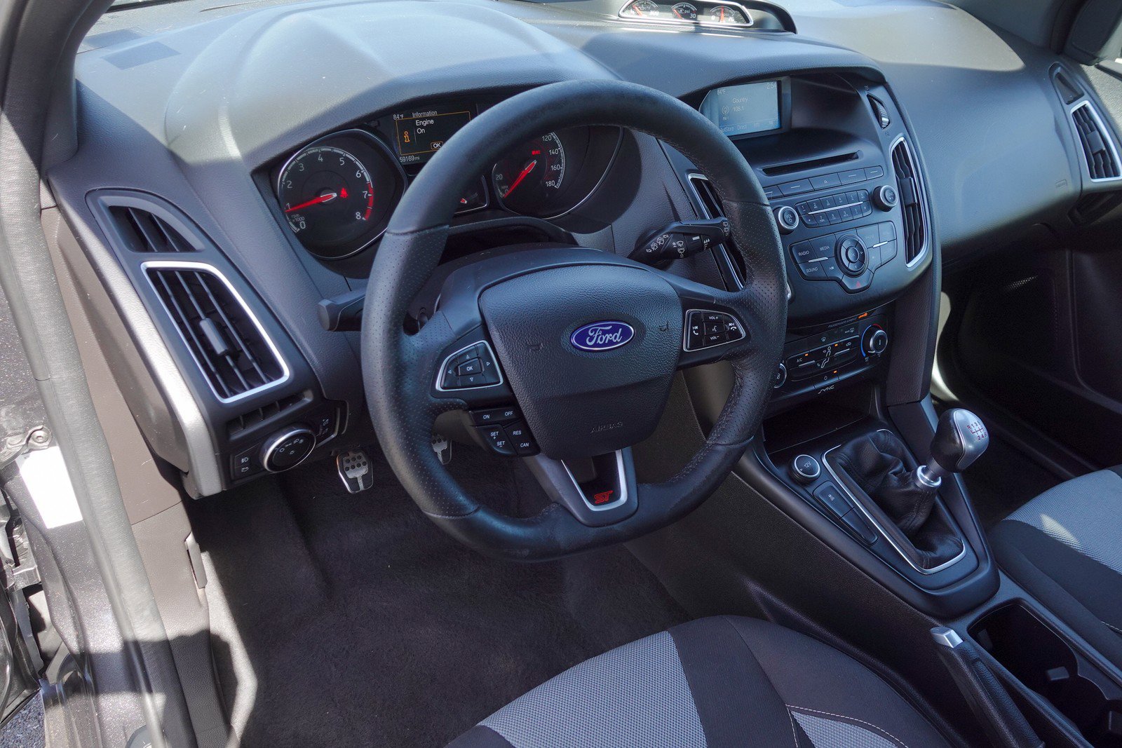 Used 2017 Ford Focus ST image 9