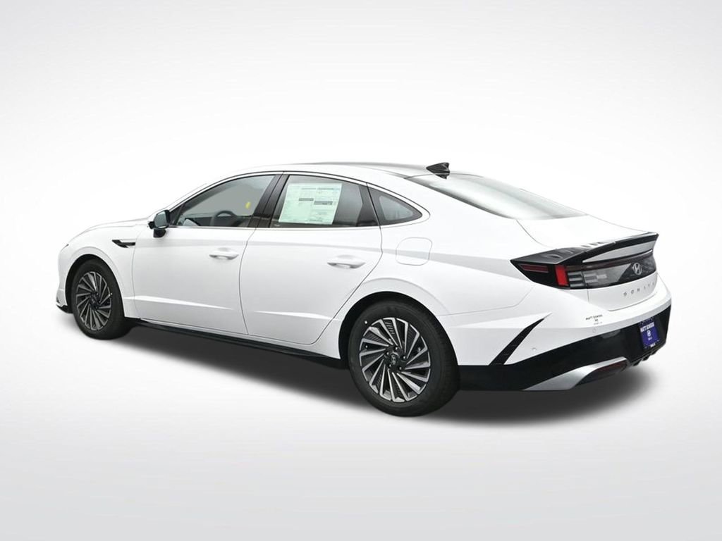 New 2026 Hyundai Sonata Limited FWD image 3