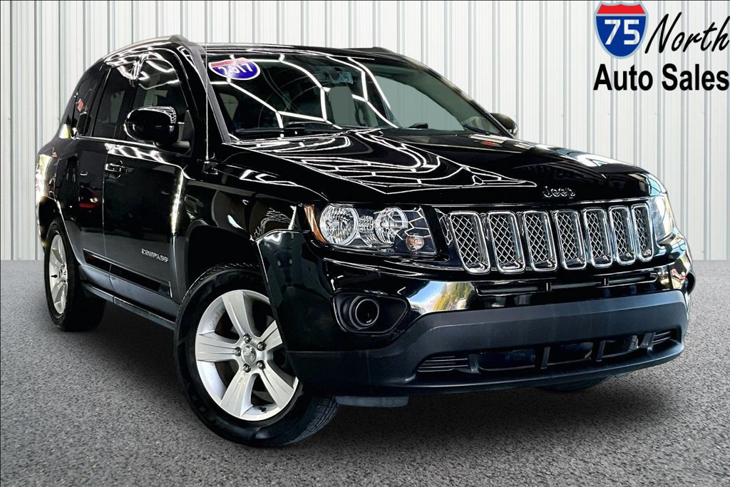 Used 2017 Jeep Compass Latitude AWD/4WD image 1