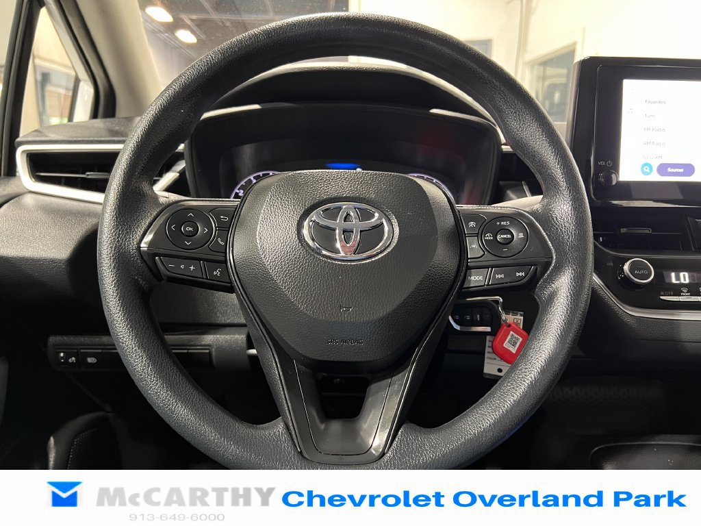 Used 2025 Toyota Corolla LE FWD image 11