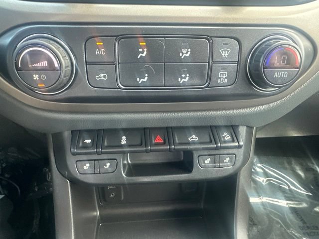 Used 2017 Chevrolet Colorado Z71 AWD/4WD image 25