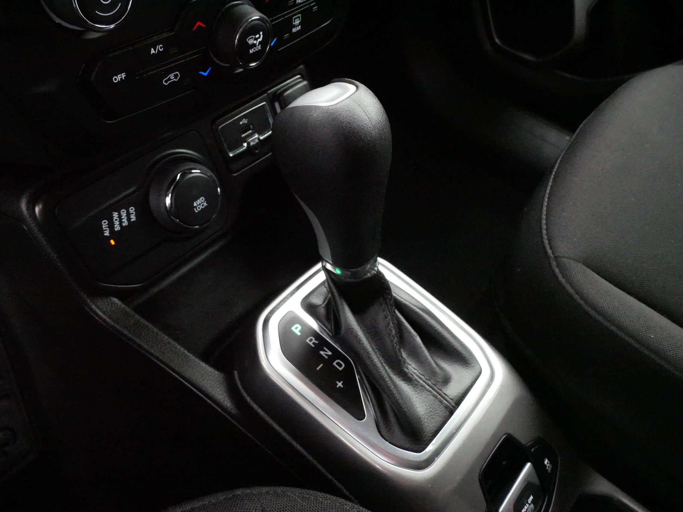 Used 2022 Jeep Renegade Latitude image 25