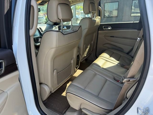 Used 2017 Jeep Grand Cherokee Overland AWD/4WD image 9
