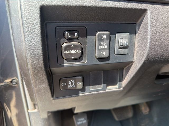 Used 2015 Toyota Tundra SR5 w/ SR5 Upgrade Package AWD/4WD image 9