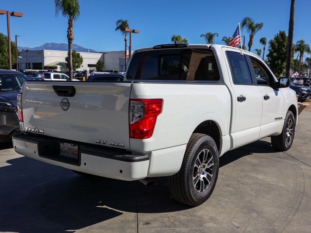Used 2023 Nissan Titan SV image 4